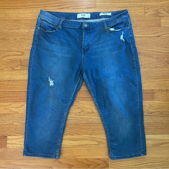 VGS jeans Pants - VGS Jeans Women’s 16 Blue Demin Capris Distressed Medium Wash Pant Casualwear